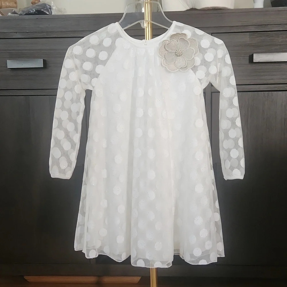 ✨Pippa & Julie✨ Little girl Lace overlay silver/gold/white  dress size 6X